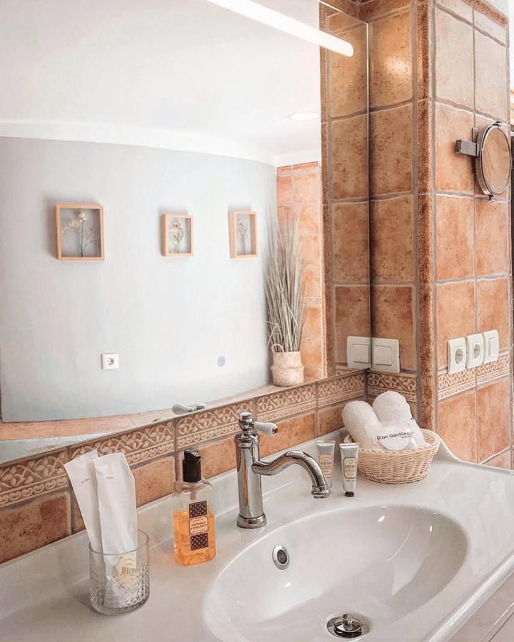 Jardines De La Reina Boutique Bed & Breakfast Marbella Exteriör bild