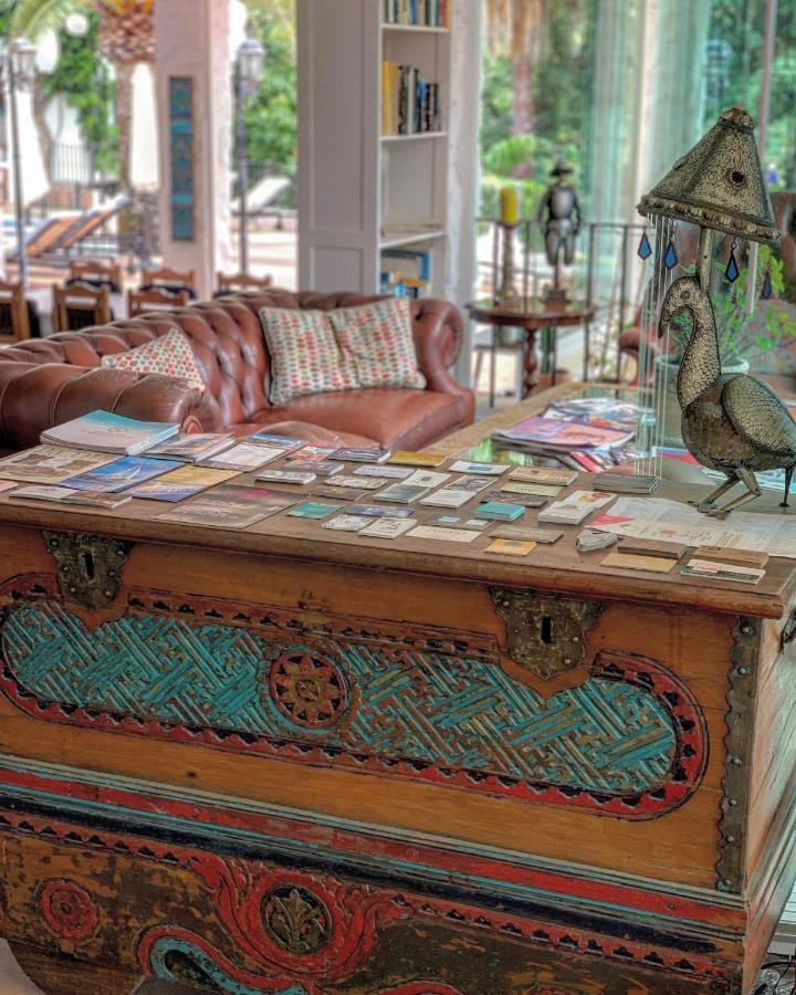 Jardines De La Reina Boutique Bed & Breakfast Marbella Exteriör bild