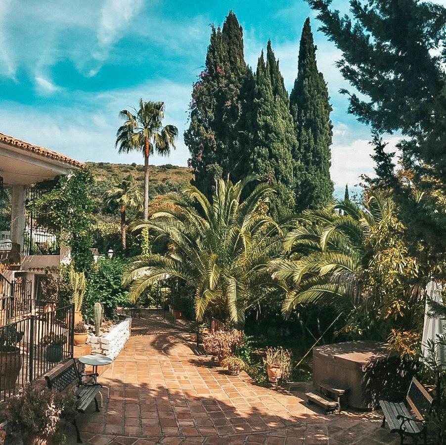 Jardines De La Reina Boutique Bed & Breakfast Marbella Exteriör bild