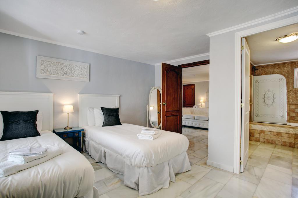 Jardines De La Reina Boutique Bed & Breakfast Marbella Rum bild